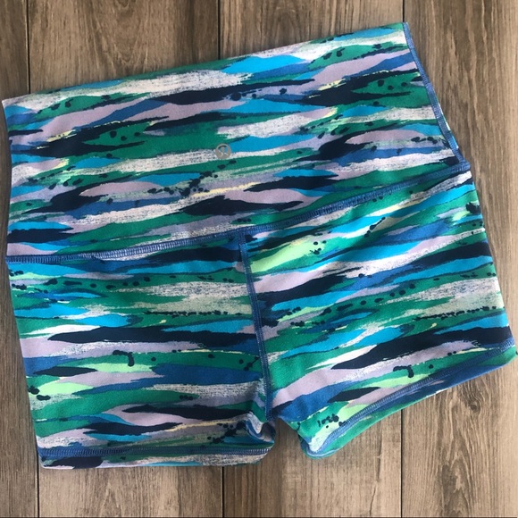 Lululemon Boogie Short - Picture 5 of 7